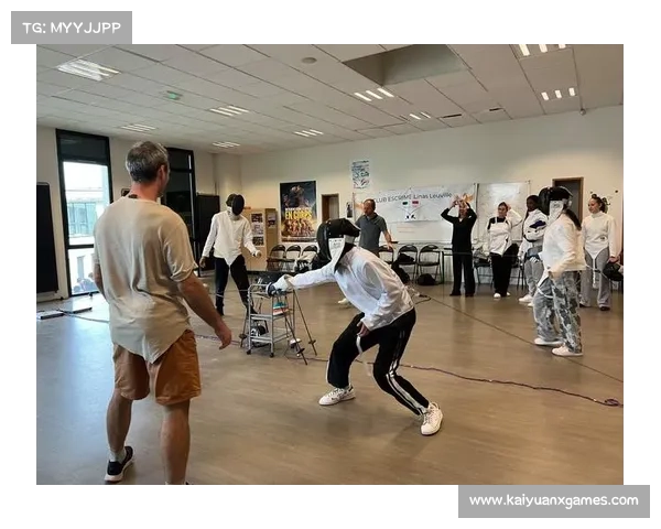 法国击剑历史博物馆开设路易十四时期宫廷剑术体验活动 法国击剑历史博物馆开设路易十四时期宫廷剑术体验活动